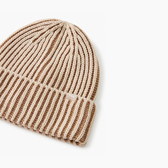 Aritzia Tna RUSH BEANIE, Honey Bg - Picture 2 of 2